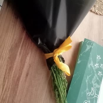 Çiçek Sepeti Görseldeki Buketle Uyuşmayan Çiçek, Solmuş Ve Özensiz, Müşteri Hizmetlerinden Cevap Yok