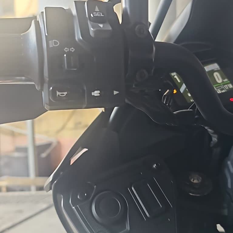 2025 Model Kawasaki Motosikletinde 4’lü Flaşör Düğmesi Sorunu Ve Garanti Talebi