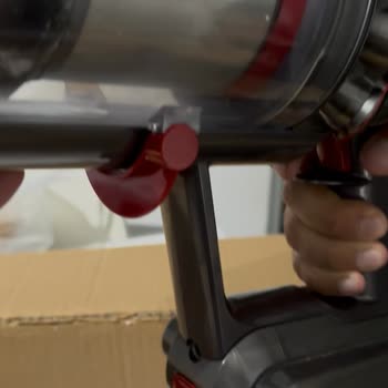 Dyson V11 Süpürge Haznesi Servis Sonrası Boş Batarya Ve Ürün Değişimi Talebi