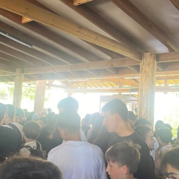 Aşırı Kalabalık Ve Hızlı Geçiş Avantajı Sağlanamayan Vialand Ziyareti