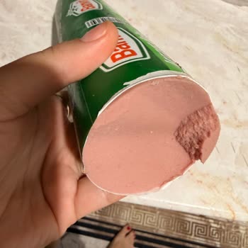 Mora Çalan Salam Gıda Güvenliği Açısından Endişe Veriyor