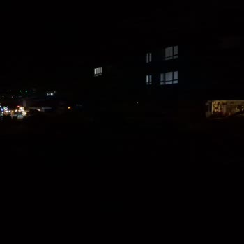 Mamak Çarşı İçi Caddesi Sokak Lambaları Çalışmıyor Ve Güvenlik Endişesi Oluşturuyor