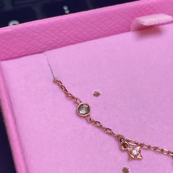Manevi Değeri Olan Swarovski Kolyesinde Renk Değişimi Ve Değişim Talebi