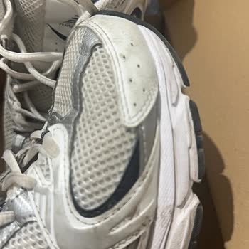 New Balance Ayakkabısındaki Malzeme Kusuru Nedeniyle Değişim Ve İade Talebi