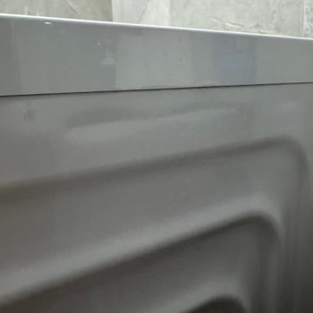 Yeni Çamaşır Makinem Yanı Ezik Ve Üstü Lekeli Geldi, Müşteri Hizmetinden Yanıt Yok