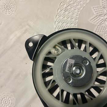 Yeni Alınan Biçme Makinesinin Halat Makarası Hasarlı Ve Çözüm Bekliyor