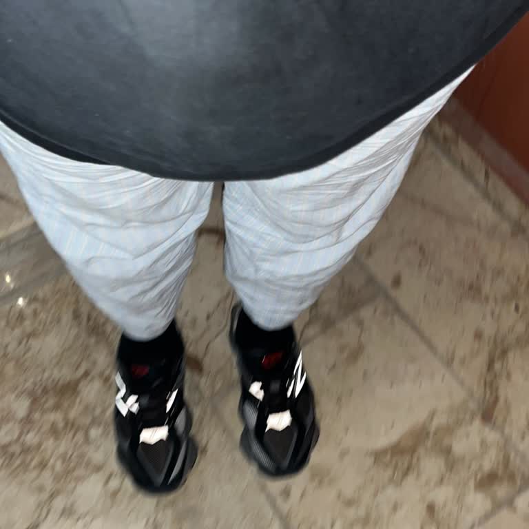 New Balance Ayakkabısında Kısa Sürede Renk Atması Ve Yırtılma, Kullanıcı Hatası İddiası