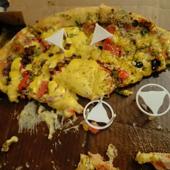 Domino’s Şubesinde Sos Unutulması Ve Aşırı Yağlı Pizza