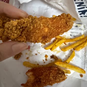 Migros Yemek’te Doyuyo’dan Gelen Çıplak Ve Sert Tavuk İçin Tam Ücret İadesi Talebi