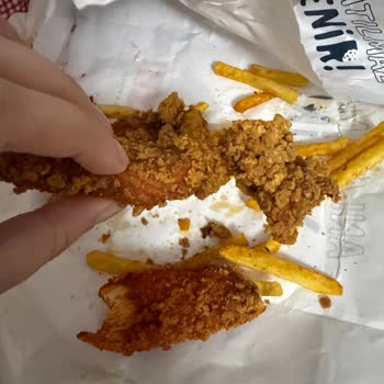 Migros Yemek’te Doyuyo’dan Gelen Çıplak Ve Sert Tavuk İçin Tam Ücret İadesi Talebi