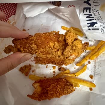 Migros Yemek’te Doyuyo’dan Gelen Çıplak Ve Sert Tavuk İçin Tam Ücret İadesi Talebi
