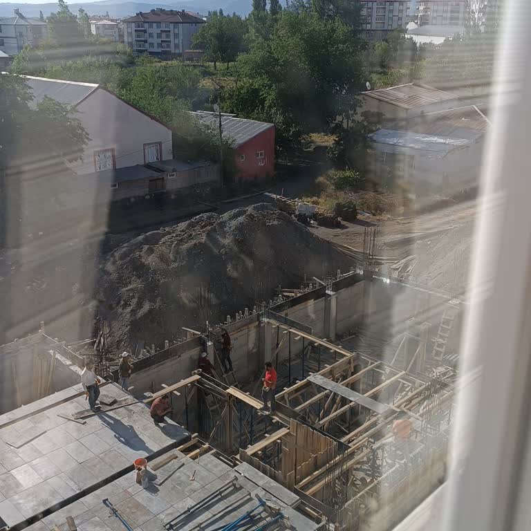 İğdır Mahallesinde Erken Saatlerde Yasal Çalışma Saatlerine Uymayan İnşaat Gürültüsü