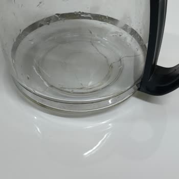 Kahve Makinesinde Cam Haznesinin Patlaması Ve Garanti Değişimi Talebi