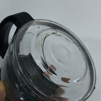 Kahve Makinesinde Cam Haznesinin Patlaması Ve Garanti Değişimi Talebi