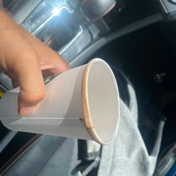 Starbucks 5. Levent Bardakları Şekil Kaybediyor, Yanık Ve Dökülme Riski