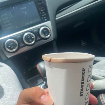 Starbucks 5. Levent Bardakları Şekil Kaybediyor, Yanık Ve Dökülme Riski
