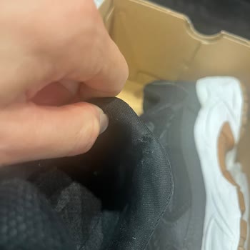 Skechers Ayakkabısında 4 Kullanımda Topuk Deformasyonu, Mağaza Kullanıcı Hatası Diyor