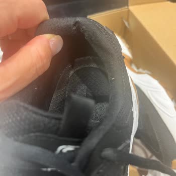 Skechers Ayakkabısında 4 Kullanımda Topuk Deformasyonu, Mağaza Kullanıcı Hatası Diyor