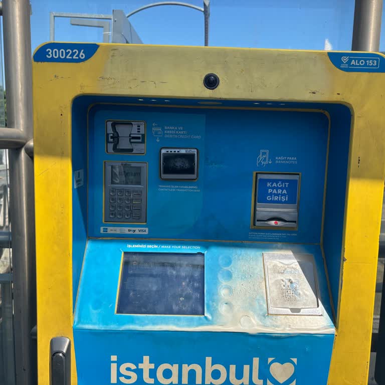 Cevizlibağ Durağında Kart Vermeyen Makine Sebebiyle 200 TL İade Şikayeti