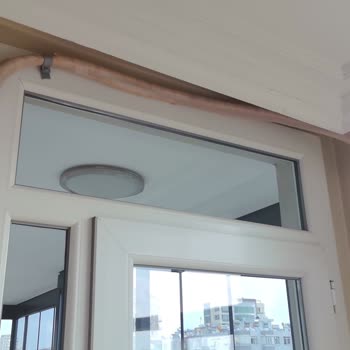 Duvar Hasarı Ve Saygısız Servis Yaklaşımı