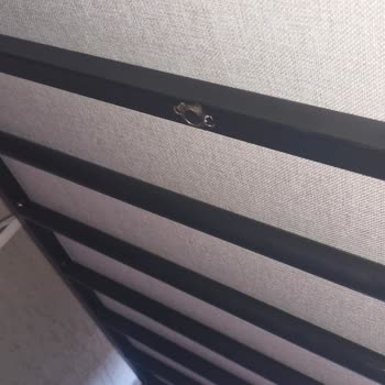 Eksik Parçalı Balkon Oturma Grubu Ve Halıcı'dan Cevapsız Güvenlik Sorunu
