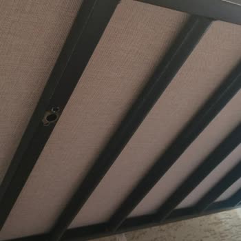 Eksik Parçalı Balkon Oturma Grubu Ve Halıcı'dan Cevapsız Güvenlik Sorunu
