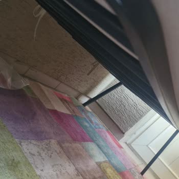 Eksik Parçalı Balkon Oturma Grubu Ve Halıcı'dan Cevapsız Güvenlik Sorunu