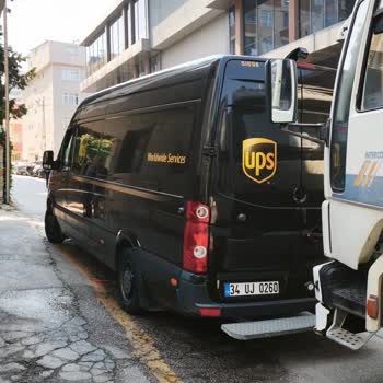 UPS Şoförünün İşletmemi Engelleyen Ve Saygısız Davranışları