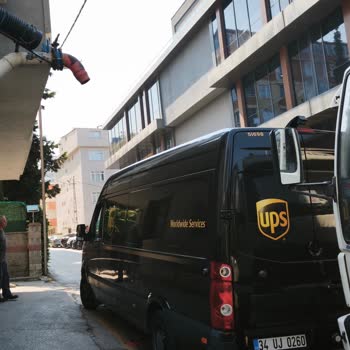 UPS Şoförünün İşletmemi Engelleyen Ve Saygısız Davranışları