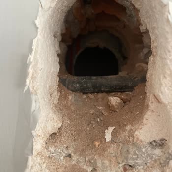 Arçelik Servisi Duvarı Delip Montajı Bıraktı; İletişim Sağlanmadı