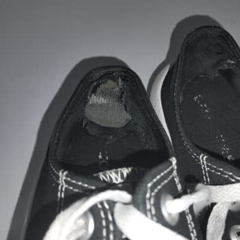 Converse Ayakkabım İç Astarı Yırtıldı, Tamir İstememe Karşı Üretim Hatası Yok Duyurulması