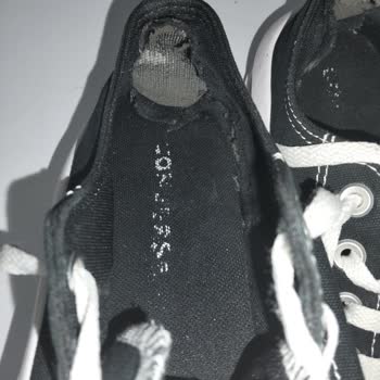 Converse Ayakkabım İç Astarı Yırtıldı, Tamir İstememe Karşı Üretim Hatası Yok Duyurulması