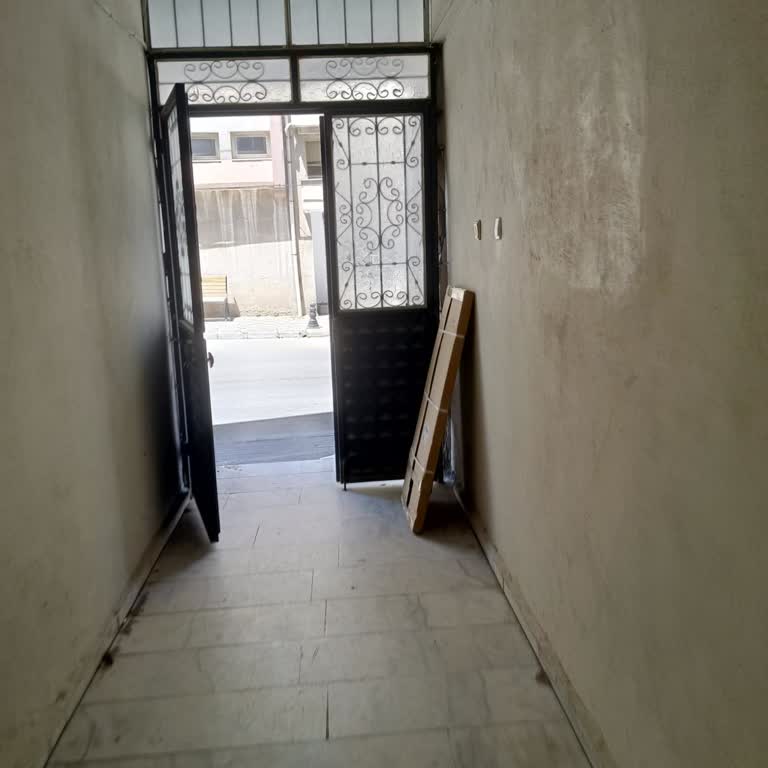 Kuryenin Apartman Girişi Kısmına Paket Bırakması Güvenlik Sorunu