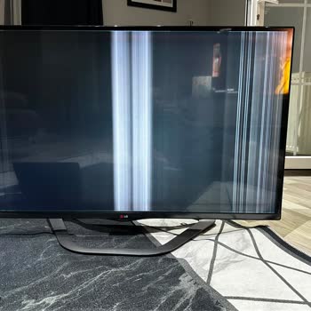 LG Yetkili Servisinde Panel Yok, Piyasada Mevcut Olması Güveni Sarsıyor