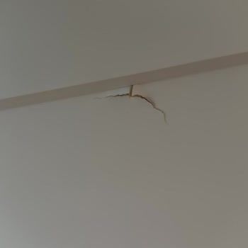 Teslim Edilen Gardırop Kapak Hasarı İade Süresi Gerekçesiyle Reddedildi