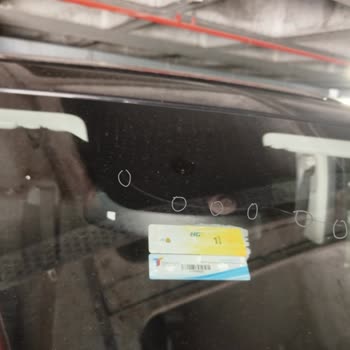 Bostancı Petrol Ofisi’nde Otomatik Yıkama Sırasında Cam Çatladı, Sorumluluk Reddedildi