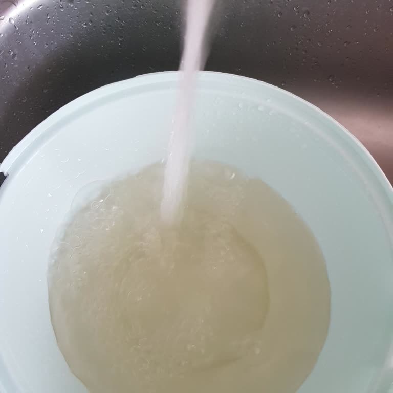 Altıntepe Mahallesinde Çamurlu İçme Suyu Kullanılamaz