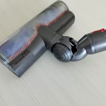 Dyson V11 Süpürge Başlığı Parçası Garantili Olmasına Rağmen Kırıldı