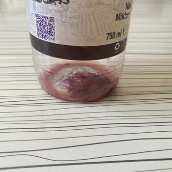 Fıçı Üzüm Sirkesinde Sirke Anası Ve Aşırı Kötü Koku