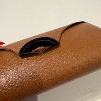 Ray-Ban Gözlük Kılıfı Erken Yırtıldı, Ücretsiz Değişim İsteği