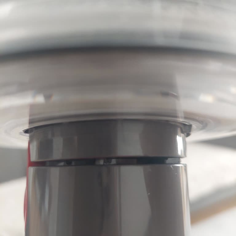 Dyson V10 Süpürgemde Boru Birleşimindeki Açıklık İçin Ücretsiz Tamir Talebi