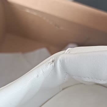 Lufian'dan Çift Erkek Ayakkabının Bir Tanesi Kullanılmış Olarak Teslim Edildi
