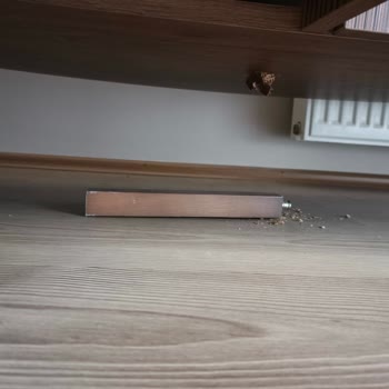 Wood Konsol Şifonyerde Ayağın Kırılması Ve Ücretsiz Değişim Talebi