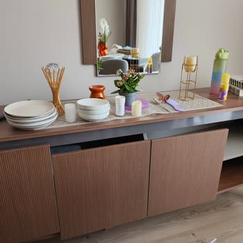 Wood Konsol Şifonyerde Ayağın Kırılması Ve Ücretsiz Değişim Talebi