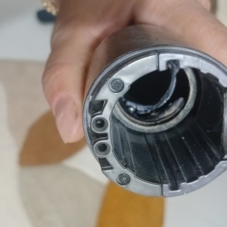 Dyson V12 Uzun Borusu İçten Kırıldı Ve Garanti Kapsamı Dışında Bırakıldı