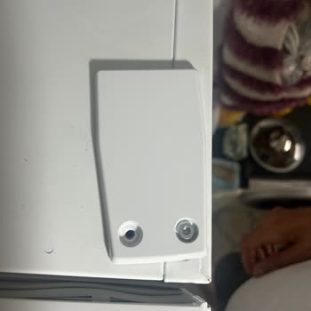 Beko Buzdolabı Kapak Hasarı Ve Özensiz Kurulum Şikayeti