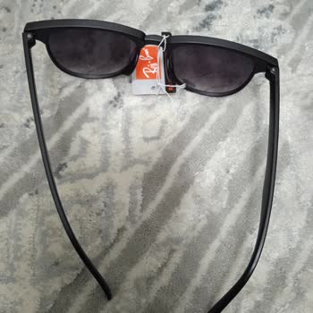 Gardrops'ta Kusurlu Rayban Gözlük Ve İade Reddi