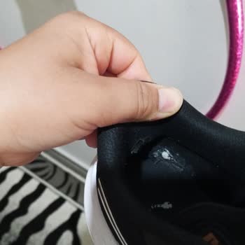 Puma Kadın Ayakkabısının İç Tabanı Kısa Sürede Yırtıldı Ve Deforme Oldu