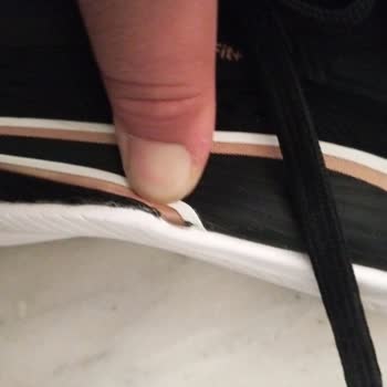 Puma Kadın Ayakkabısının İç Tabanı Kısa Sürede Yırtıldı Ve Deforme Oldu