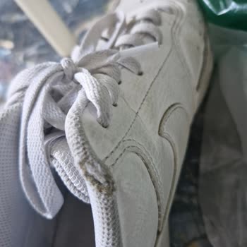 Bursa Deichmann Mağazasından Alınan Nike Ayakkabısının Üst Yırtılması Ve Garanti Reddi